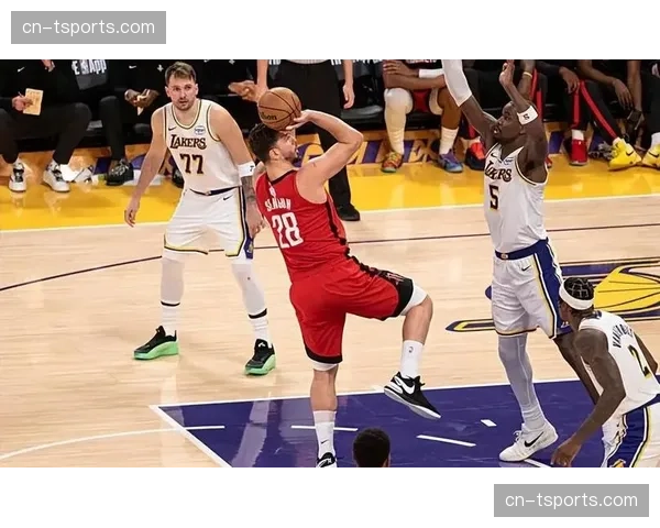 火箭减少低效单打，增设大量有球无球掩护创造空位